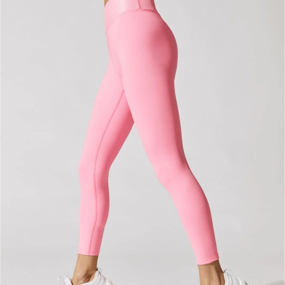 Carbon 38 bright pink with subtle shimmer leggings
